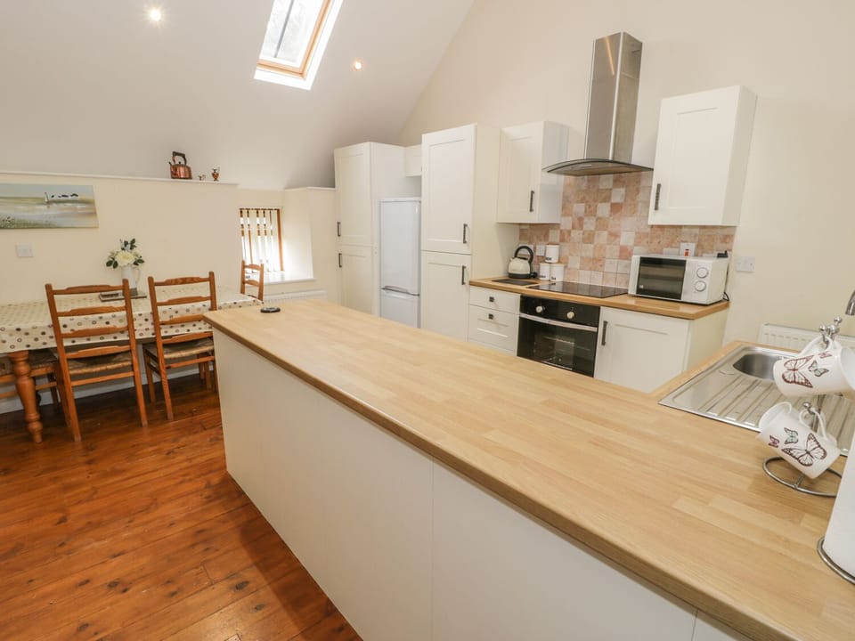 Cottage | Private kitchen | Cookware/dishes/utensils