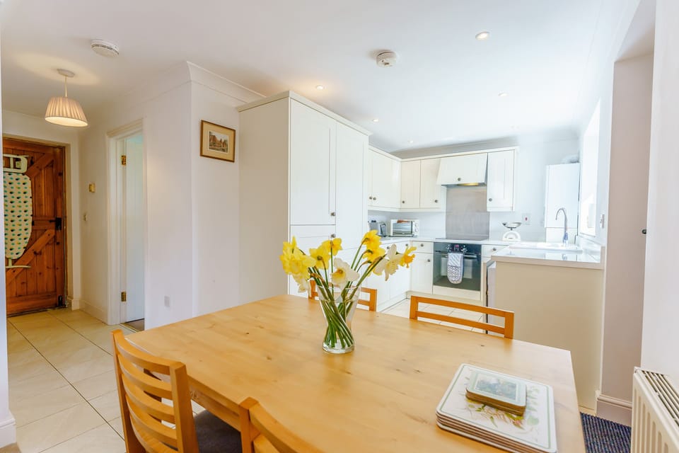 Cottage | Interior