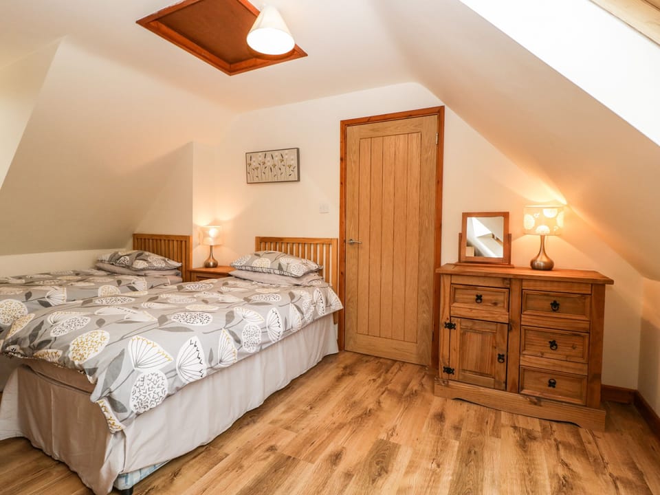 Muskoka Lodge Cottage in Mendip District