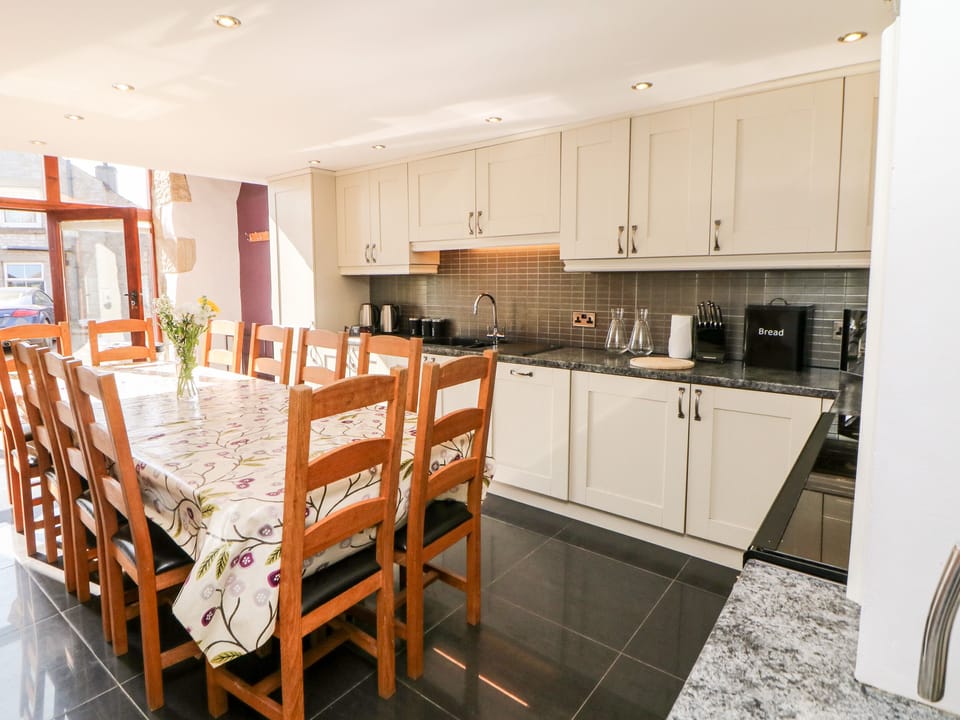 Cottage | Interior