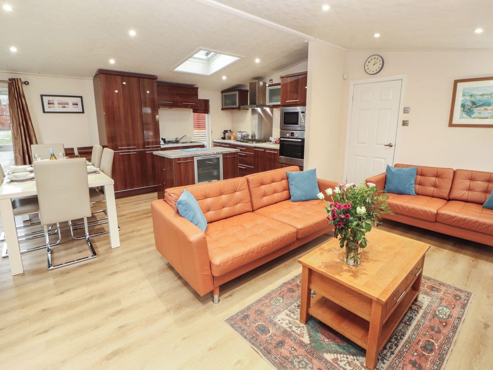 Cottage | Living area | Fireplace