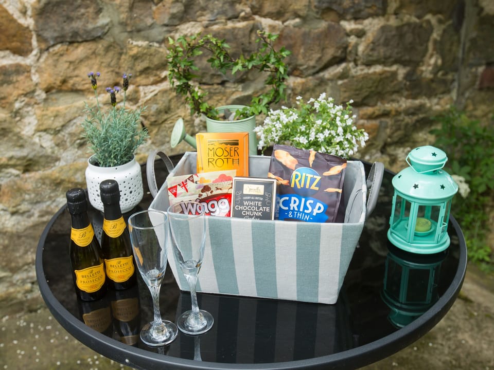 Cottage | Food and drink