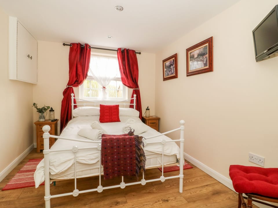 Wee Woody Cottage in Cottingham