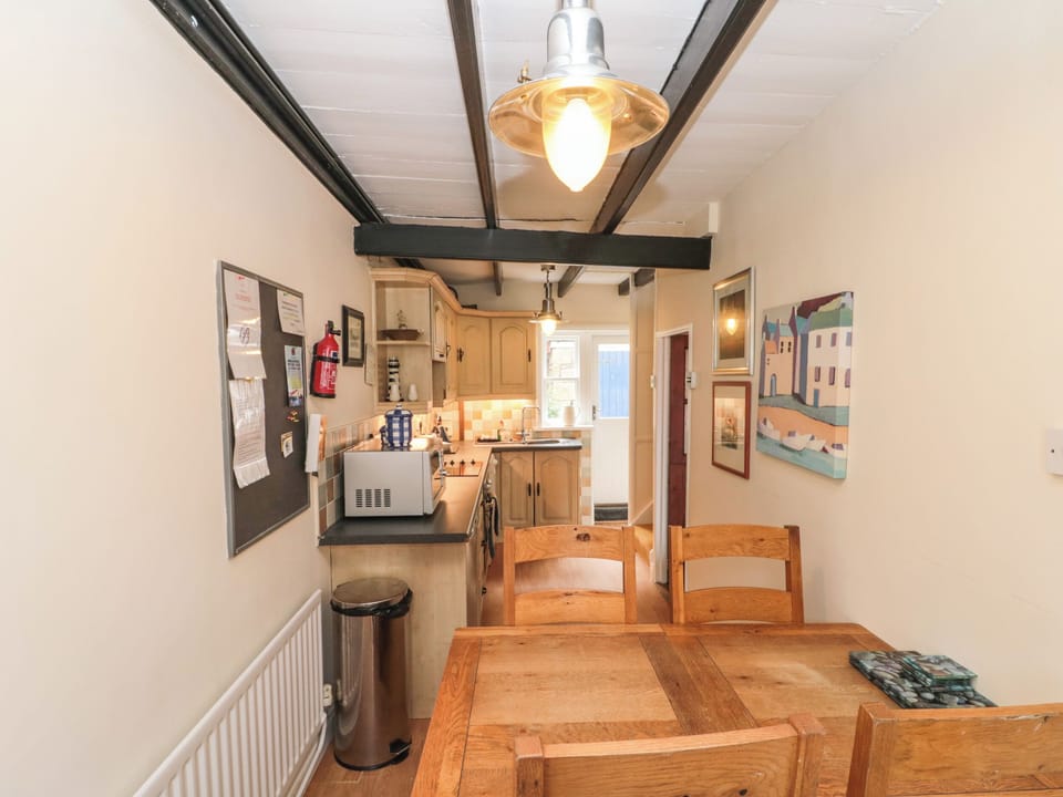 Cottage | Dining