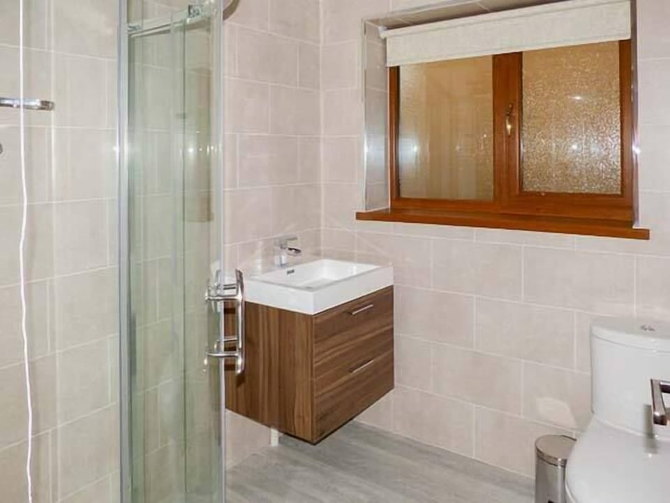 Cottage | Bathroom | Shower