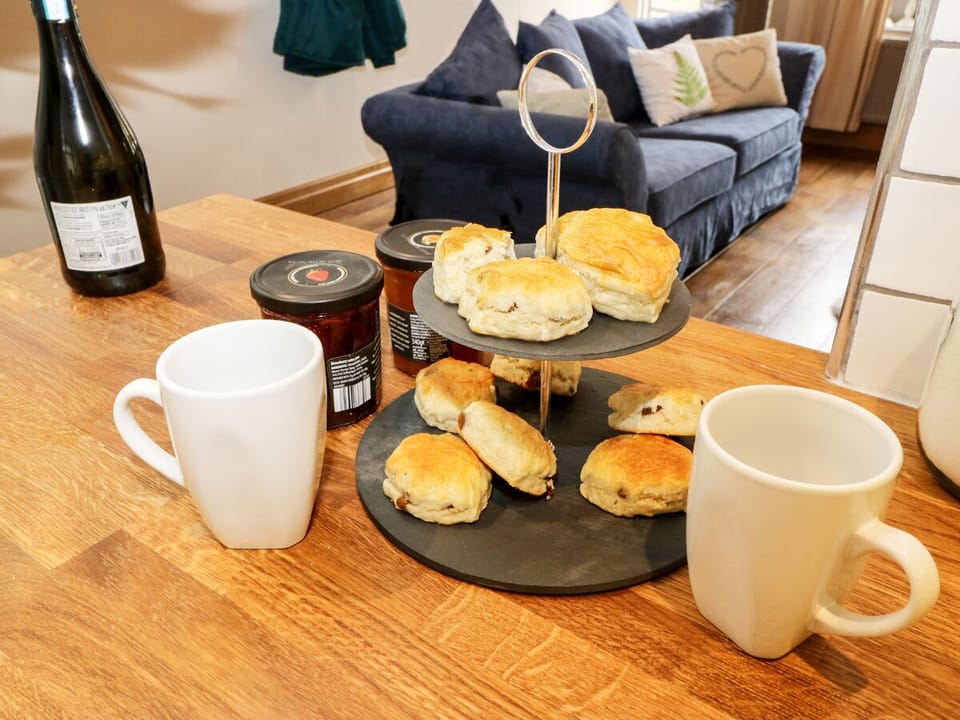 Cottage | 2 bedrooms, individually decorated, individually furnished, free WiFi