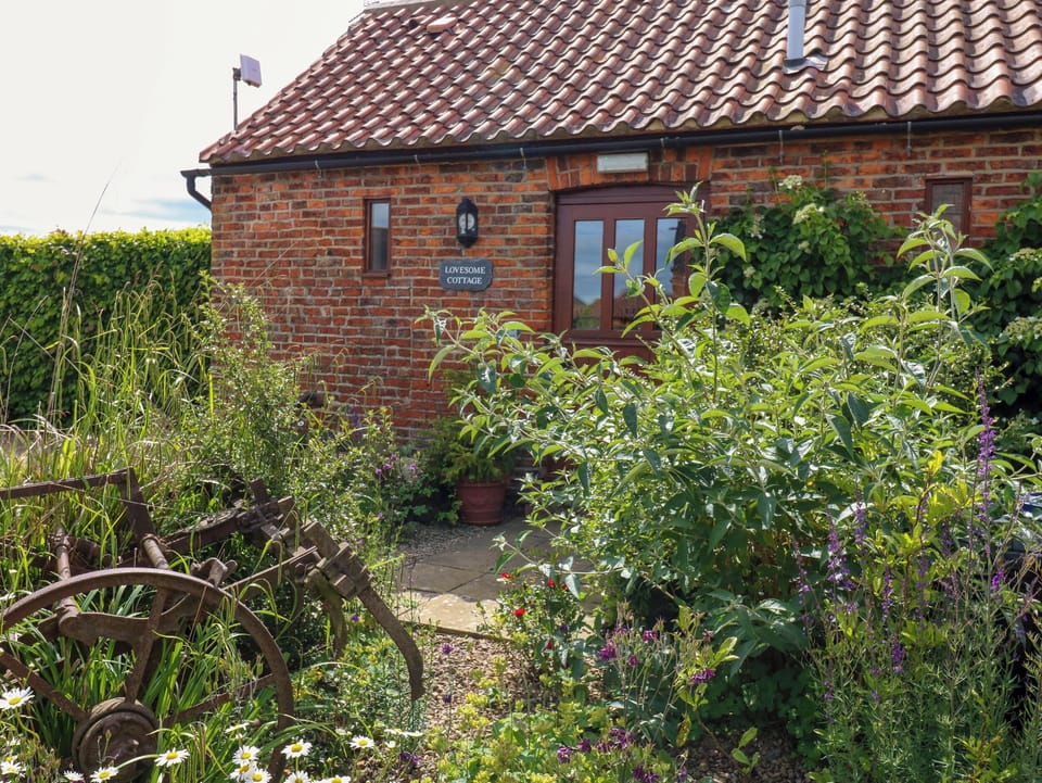 Cottage | Property grounds
