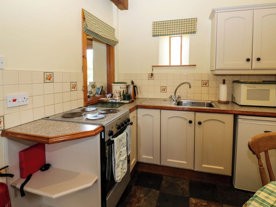 Cottage | Private kitchen | Cookware/dishes/utensils