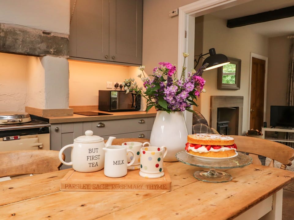 Cottage | Interior