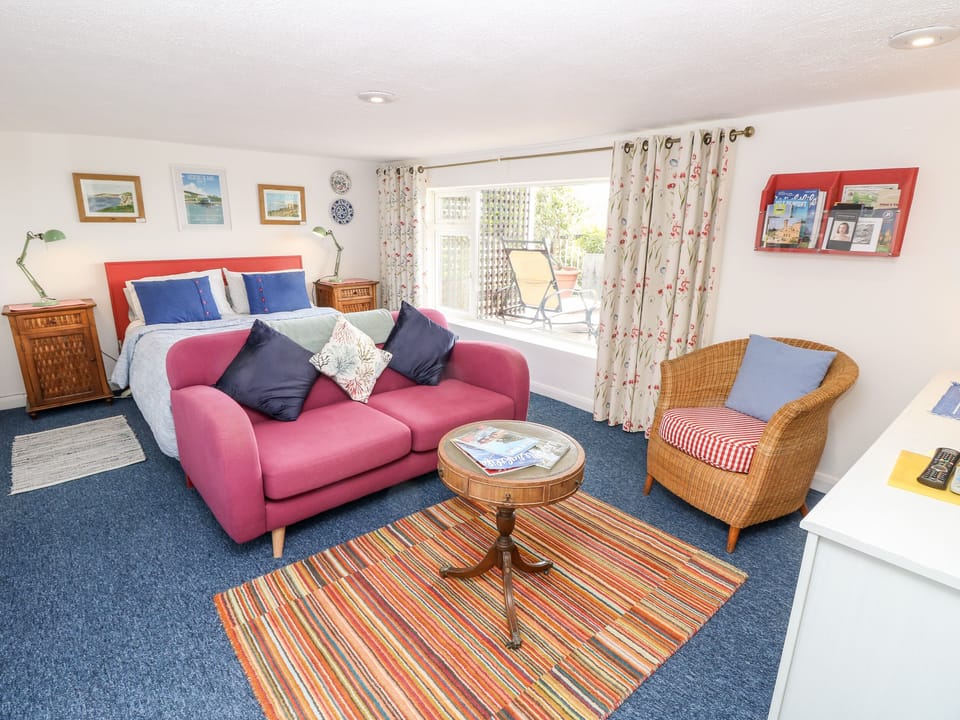 The Deck Studio Cottage in Ventnor