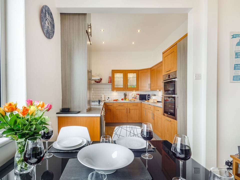 Cottage | Private kitchen | Stovetop, dishwasher, highchair, cookware/dishes/utensils