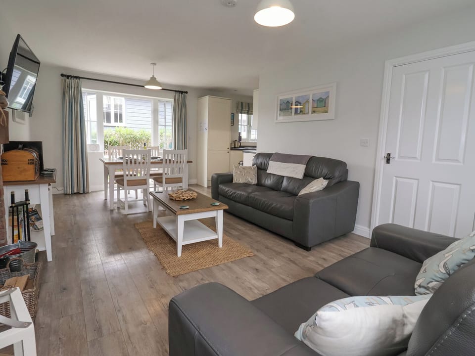 Cottage | Living area | TV, DVD player