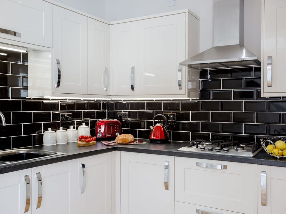 Cottage | Private kitchen | Fridge, dishwasher, highchair, cookware/dishes/utensils