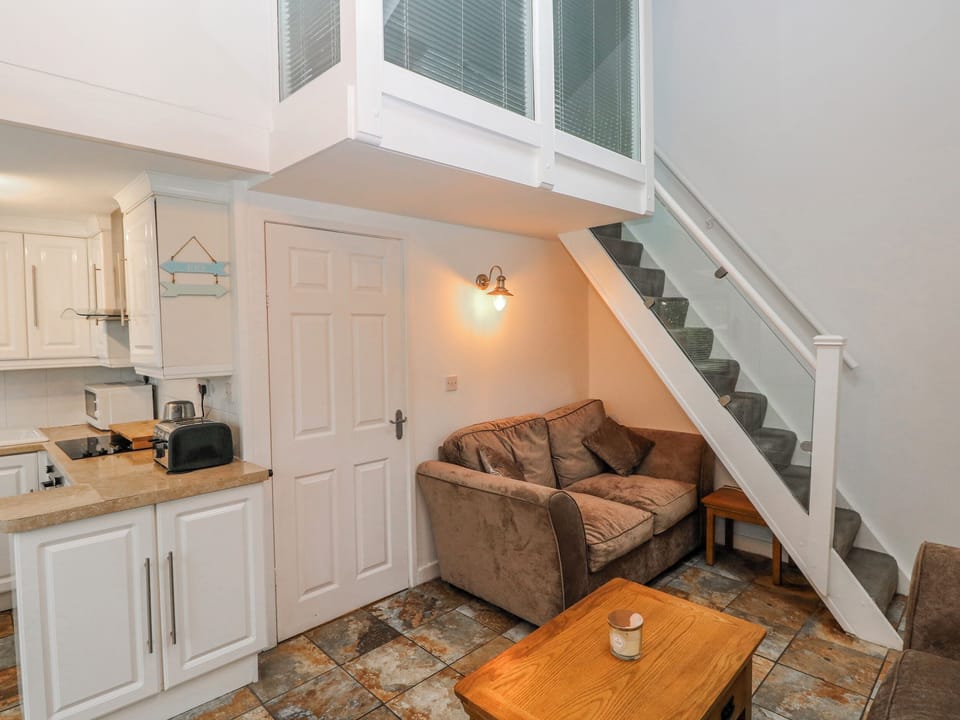 Cottage | Living area | TV