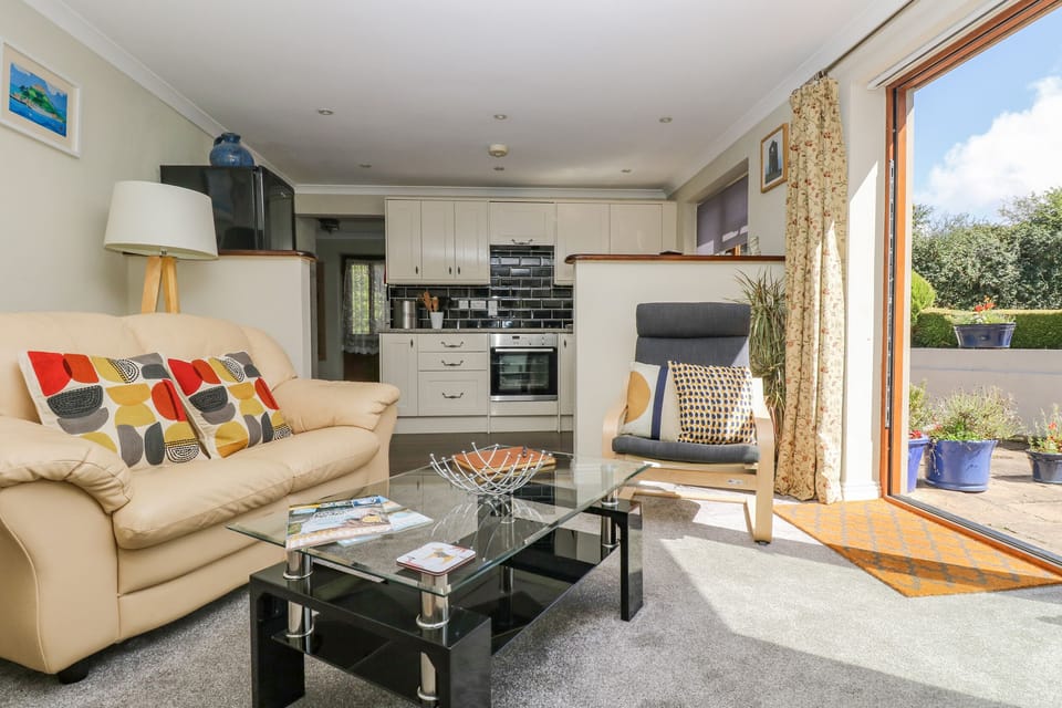 Cottage | Living room | TV