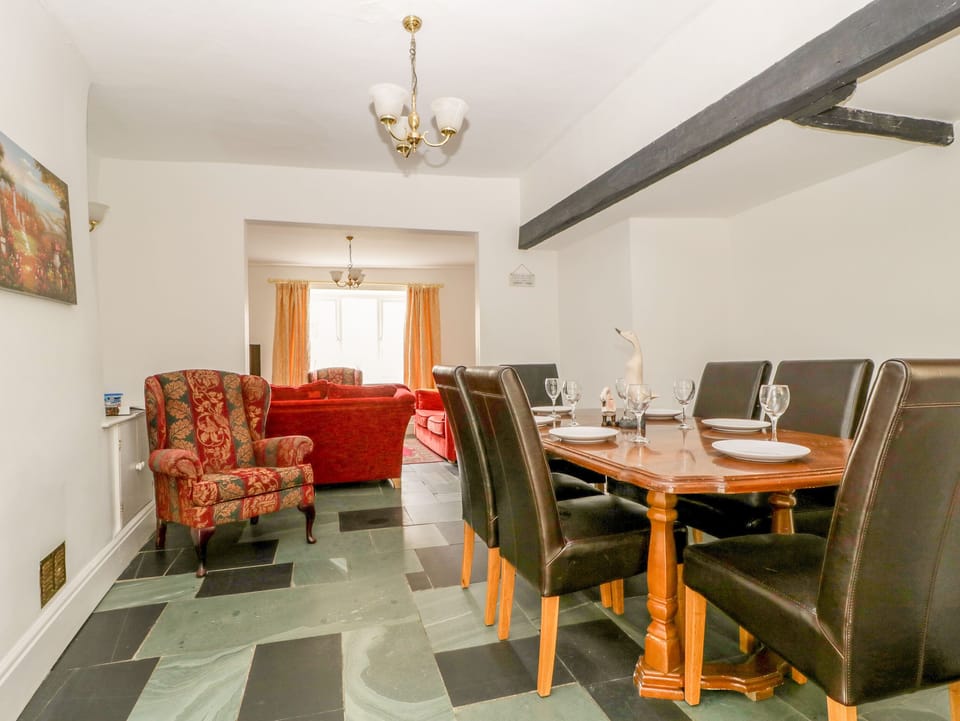 Cottage | Dining