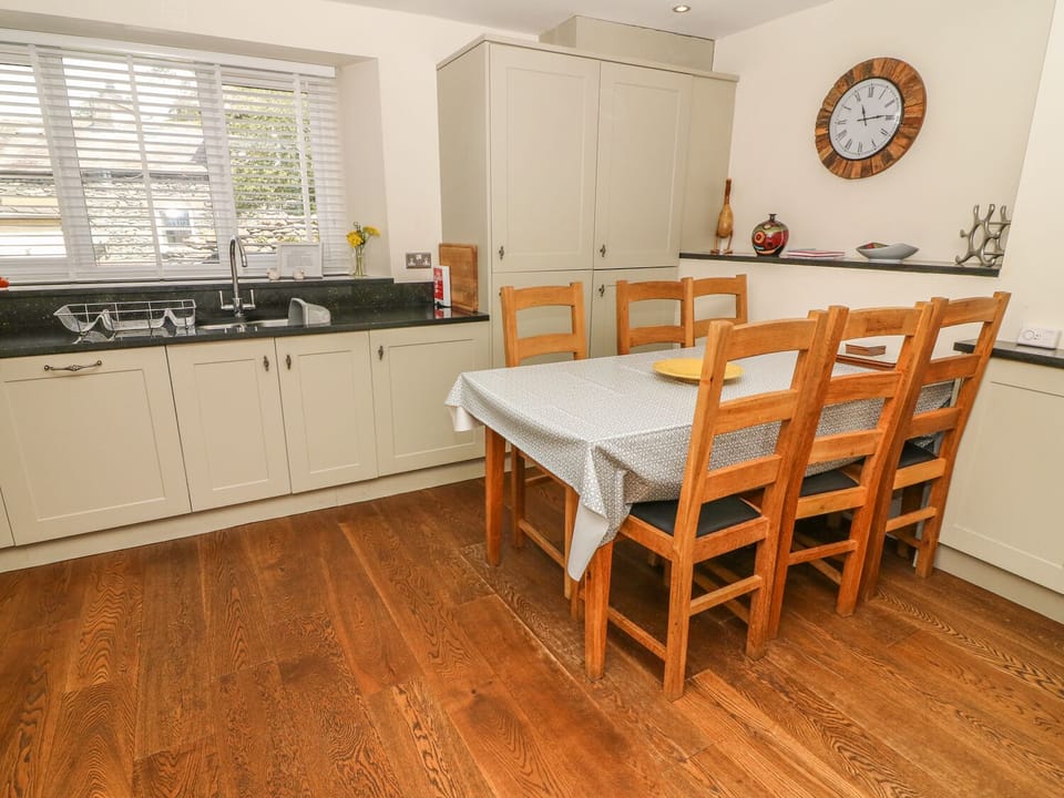 Cottage | Interior