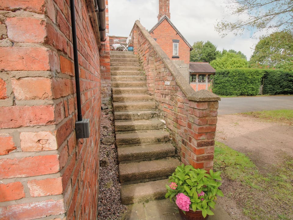 Cottage | Property grounds