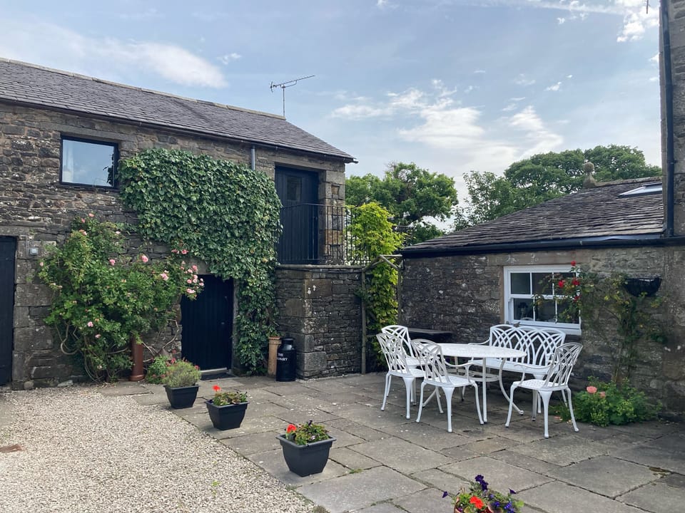 Cottage | Outdoor dining