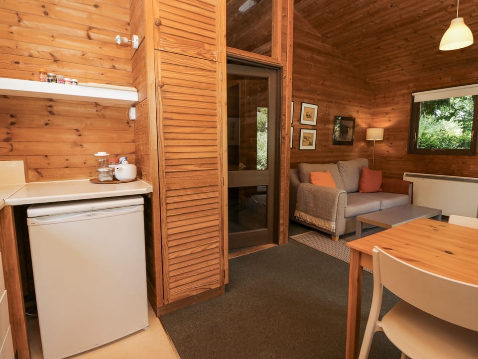 Cottage | Living area | TV