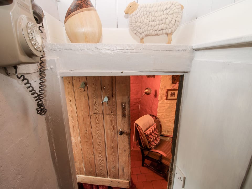 Cottage | Interior