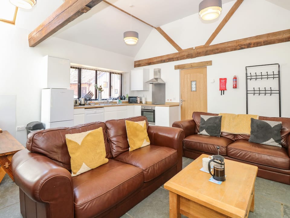 Cottage | Living area | TV