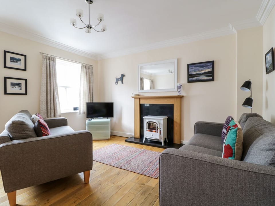 Fireplace, DVD player