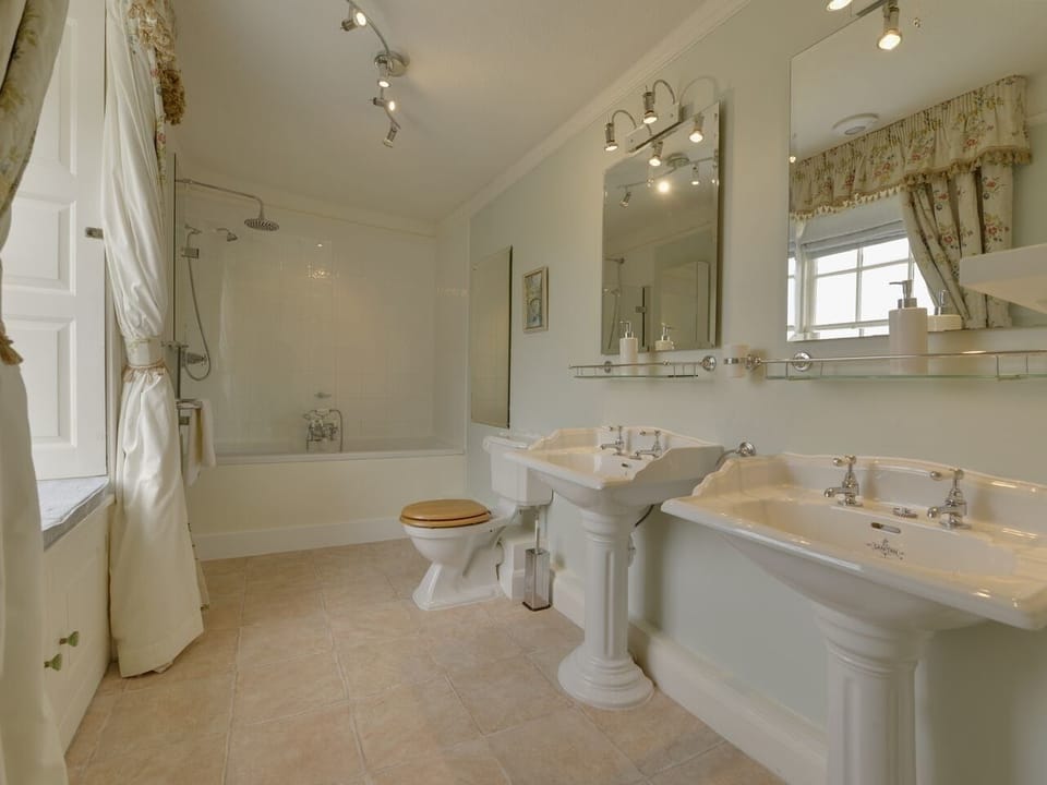 Abbots Manor Cottage in East Devon District