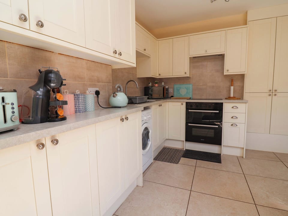 Cottage | Private kitchen | Highchair, cookware/dishes/utensils