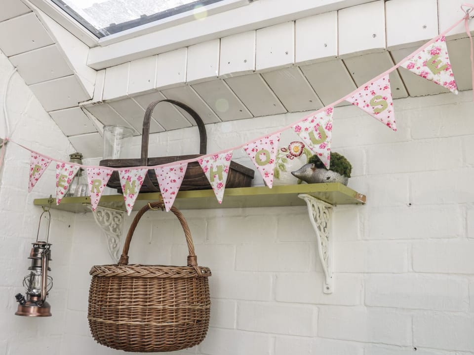 Cottage | Interior