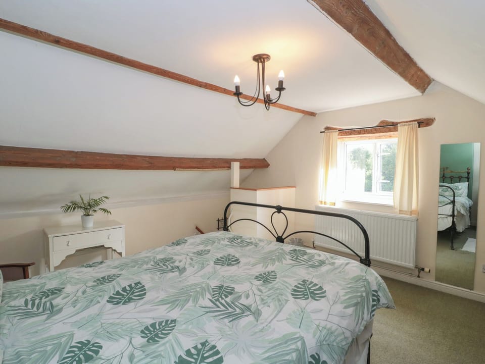1 Westcroft Cottage Cottage in Stroud District