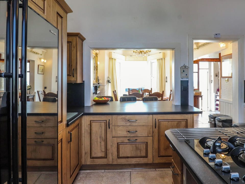 Dishwasher, cookware/dishes/utensils