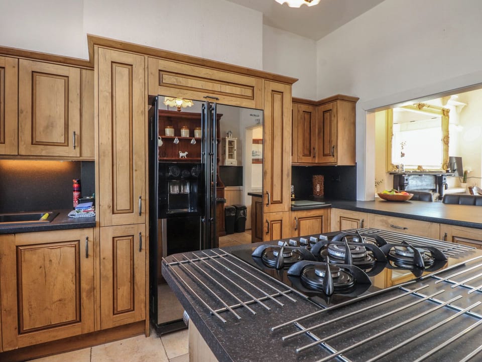 Dishwasher, cookware/dishes/utensils