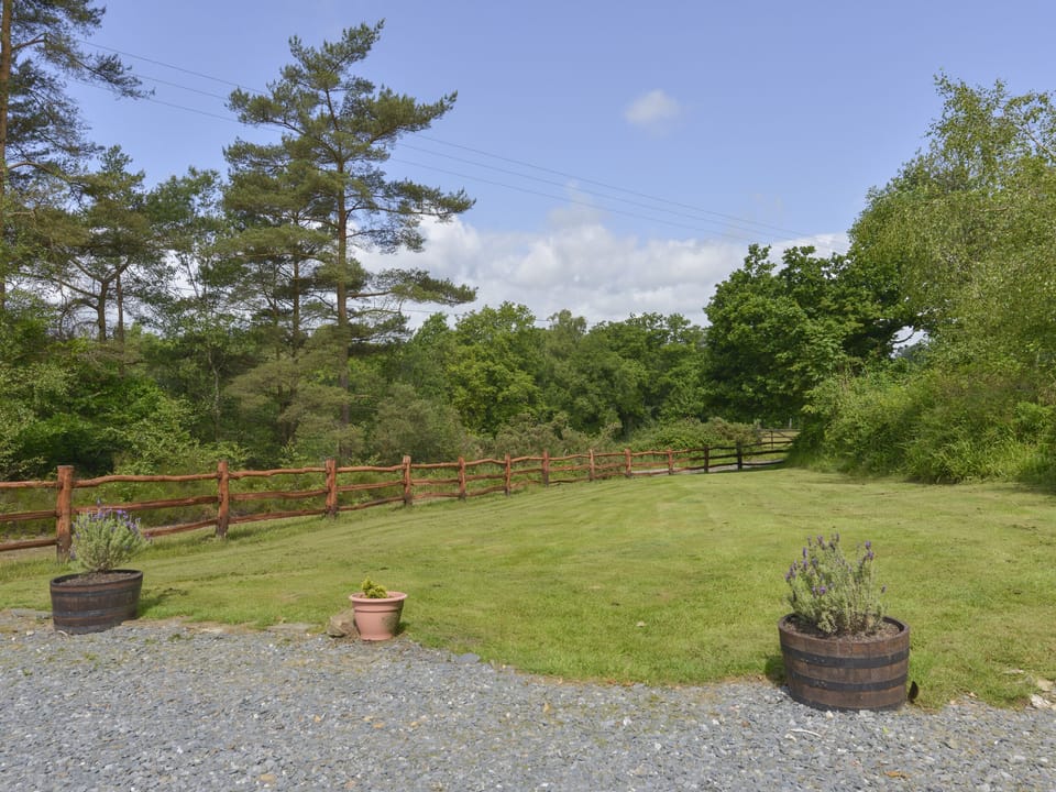 Cottage | Property grounds