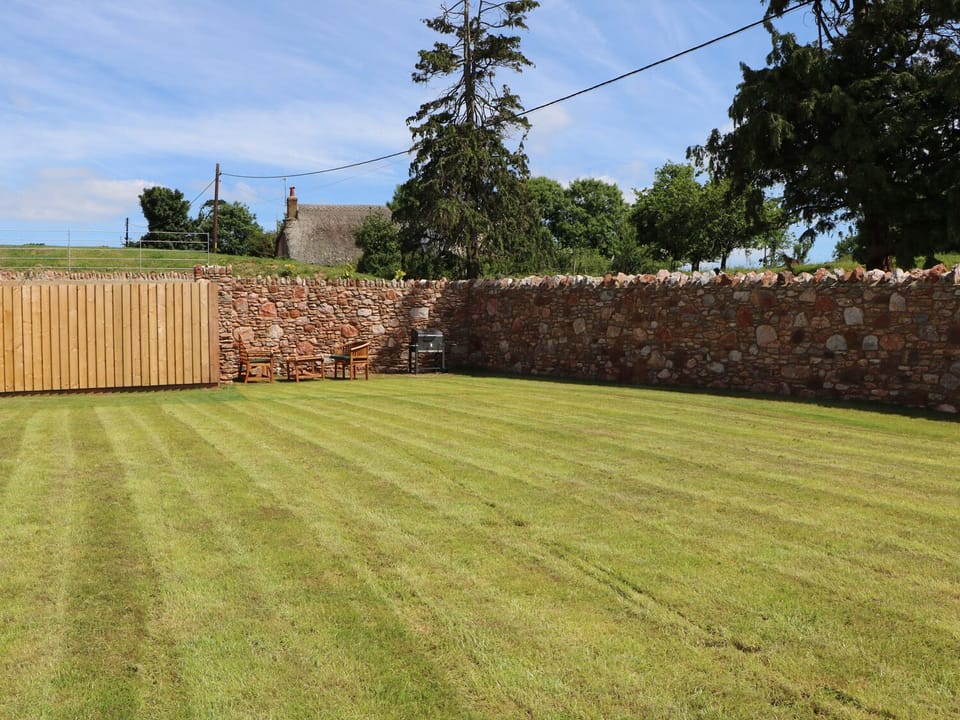 Cottage | Sport court