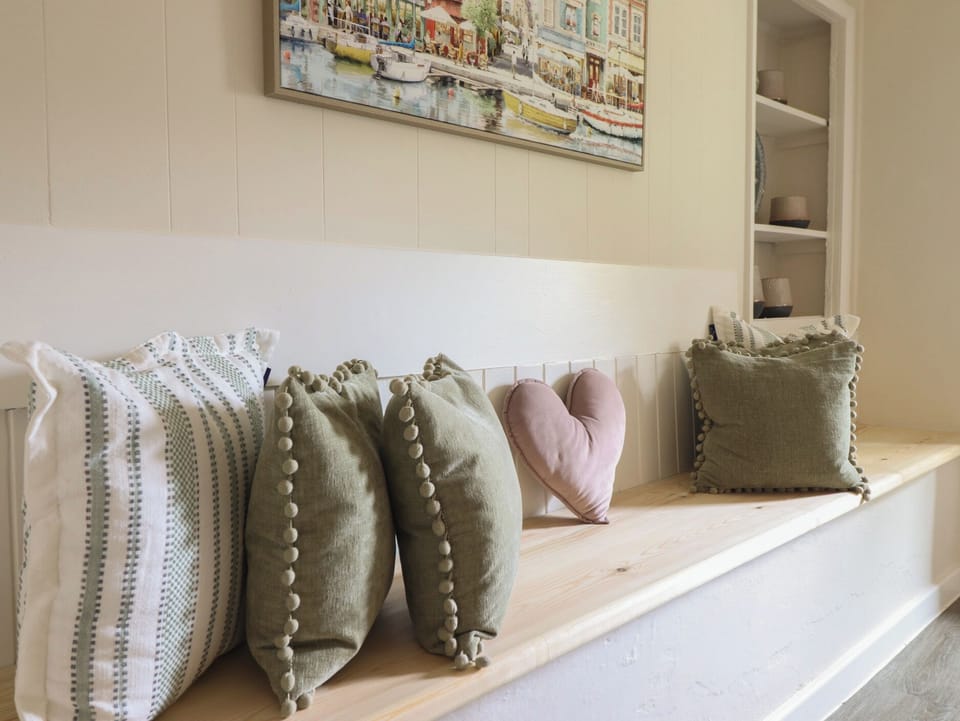 Cottage | Interior