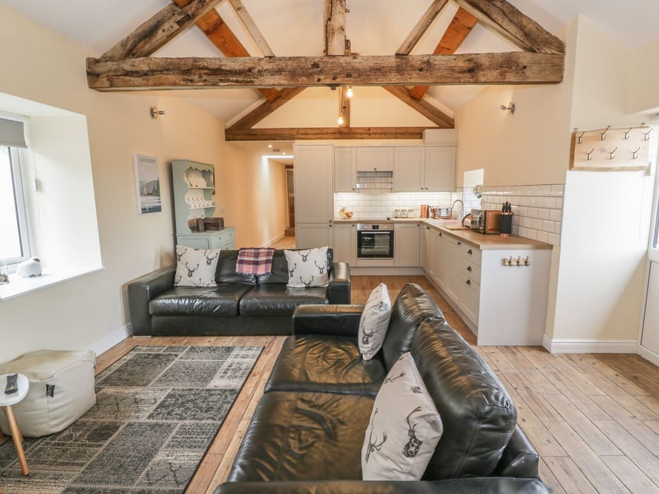 Cottage | Living room | Fireplace