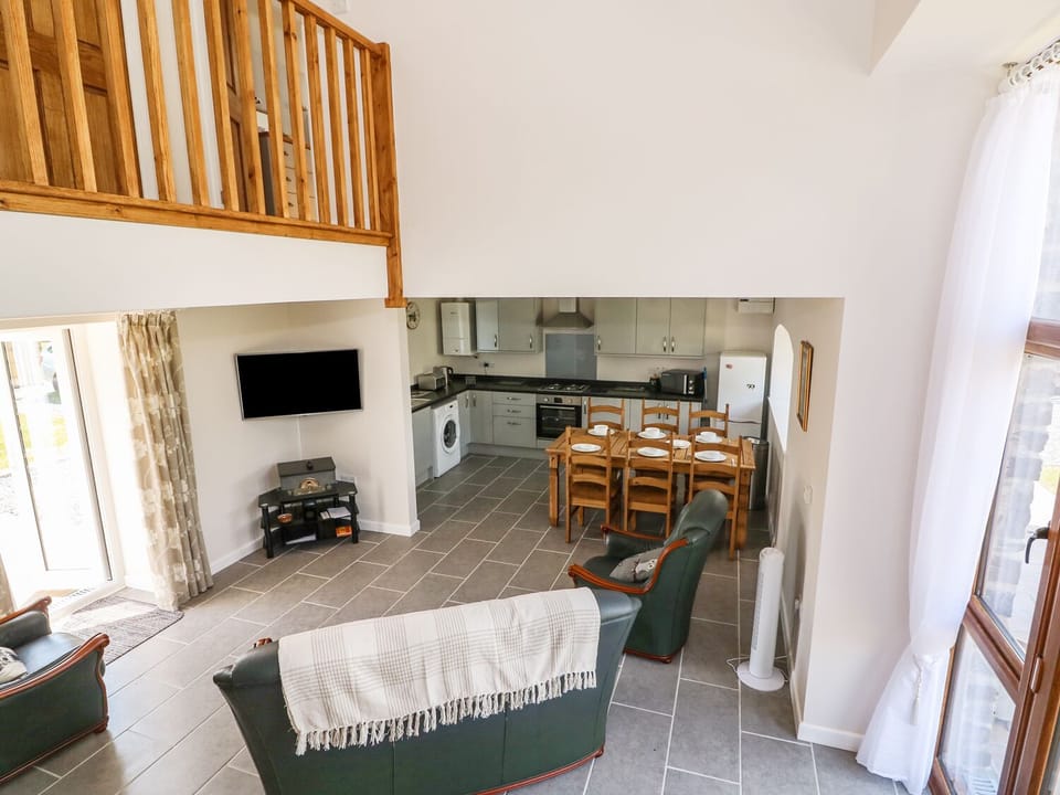 Cottage | Living area | TV