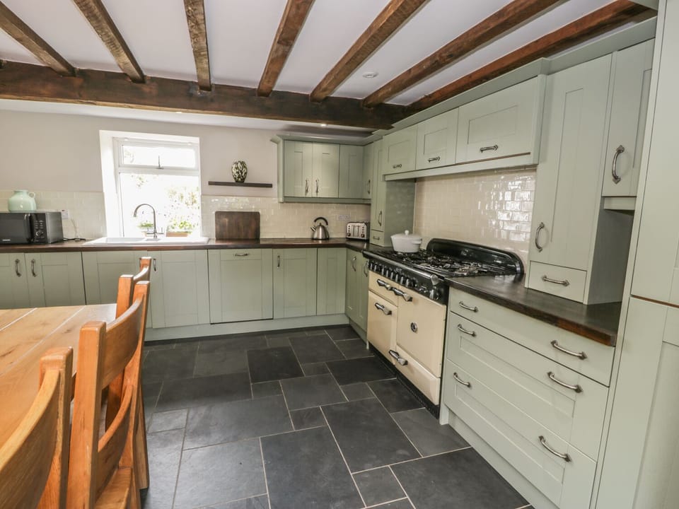 Cottage | Interior