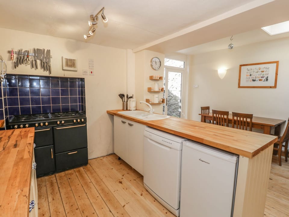 Cottage | Interior