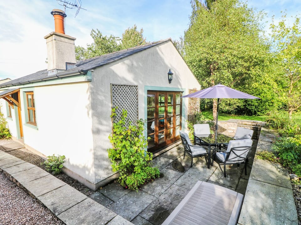 Cottage | Property grounds