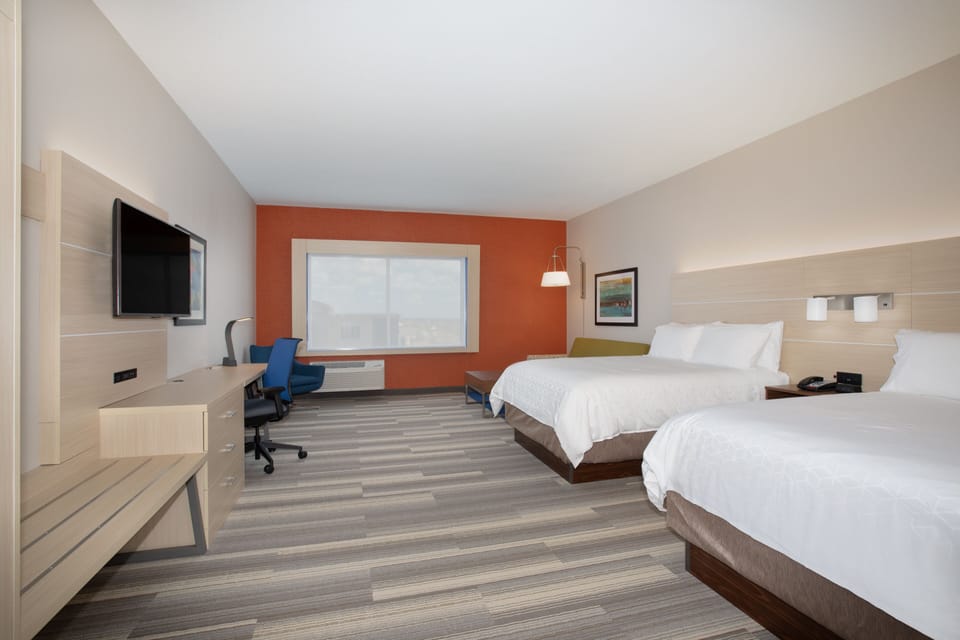 In-room safe, desk, laptop workspace, blackout drapes