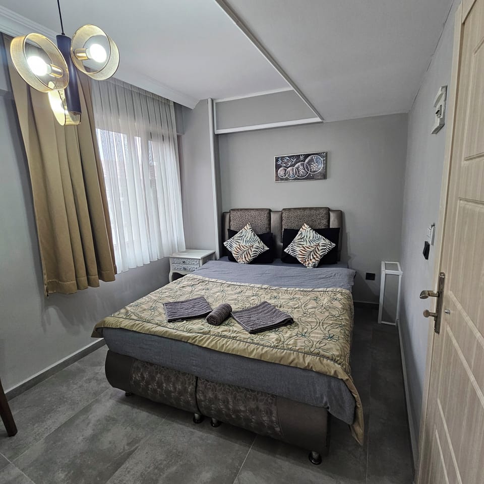 Standard Room | Iron/ironing board (on request), WiFi (free), individually decorated