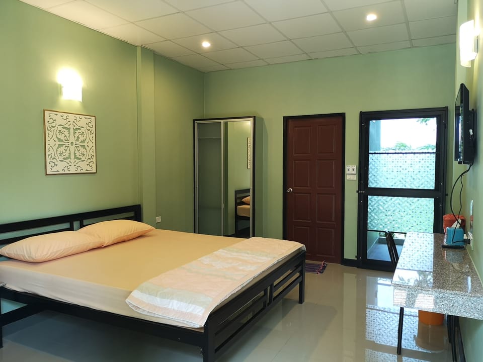 Economy Double Room - Fan Room | Desk, blackout drapes, free WiFi