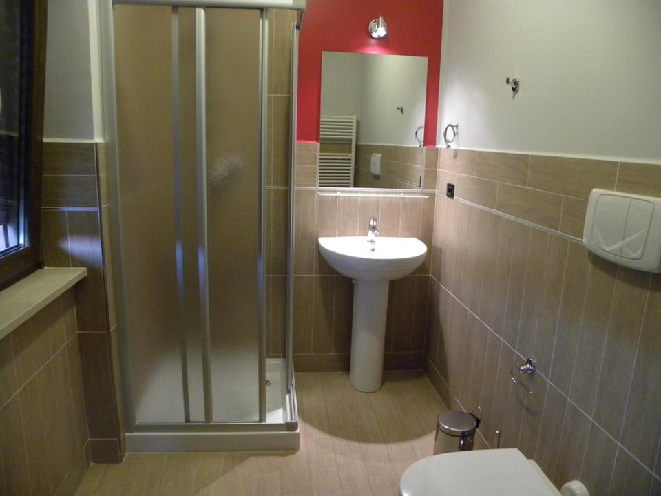 Shower, free toiletries, hair dryer, bathrobes