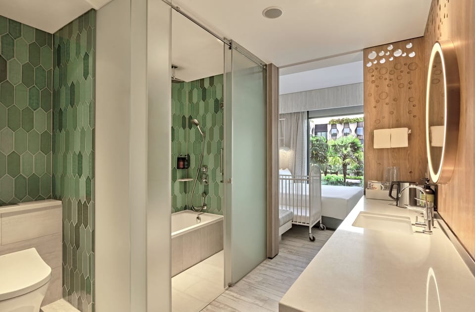 Deluxe Family Room | In-room safe, iron/ironing board (on request), WiFi (free), bed sheets