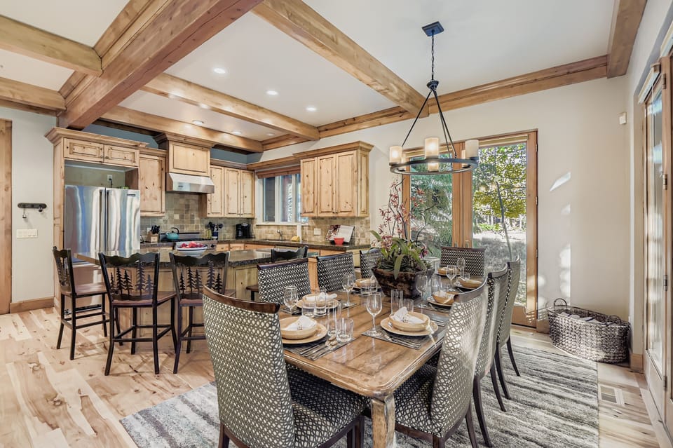 House, 5 Bedrooms | Dining