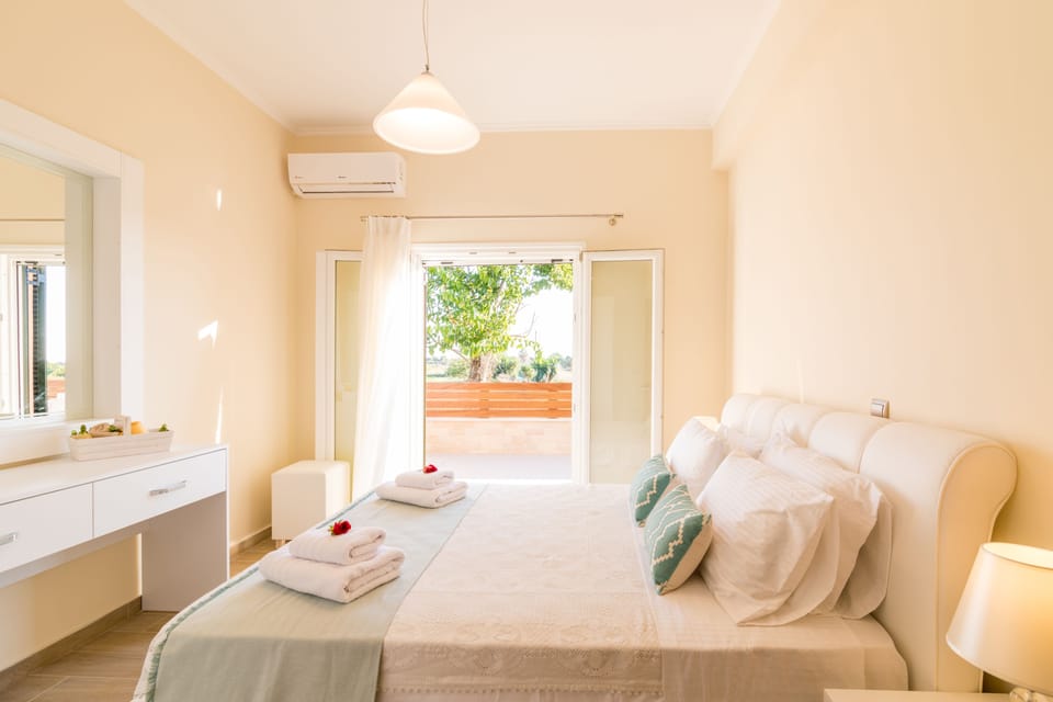Deluxe Apartment Ground floor | 4 bedrooms, in-room safe, iron/ironing board, free cribs/infant beds
