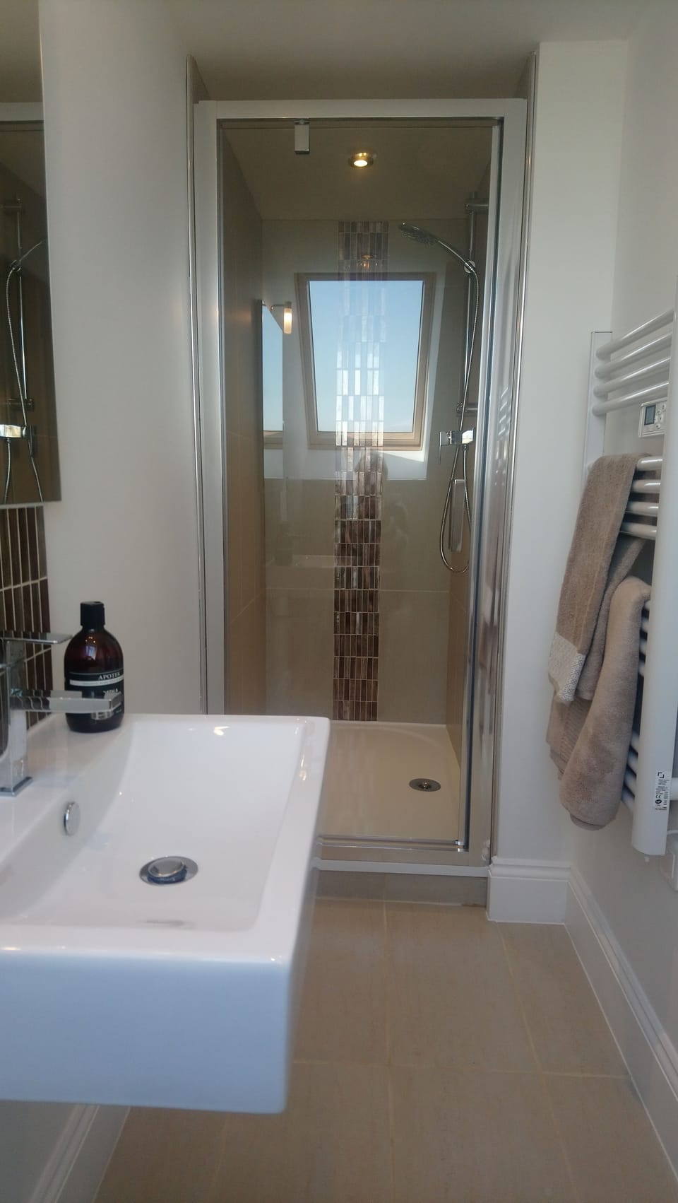 Superior Double or Twin Room, Garden View | Bathroom | Shower, hair dryer, towels