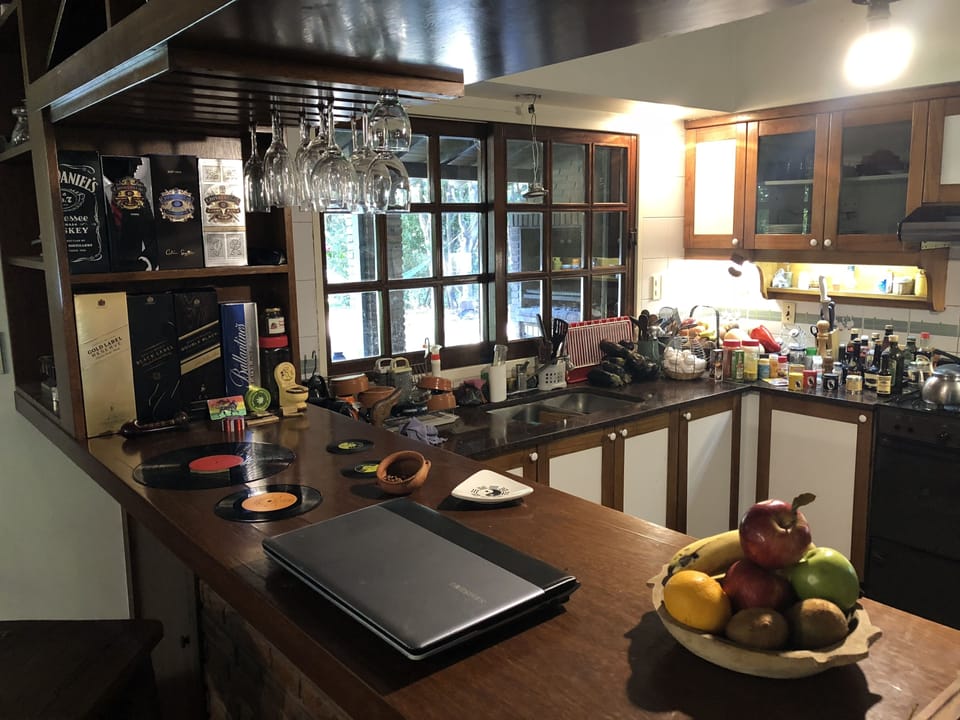 Full-size fridge, microwave, oven, stovetop